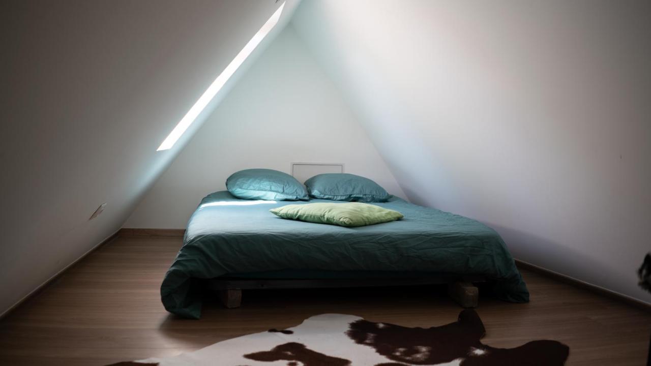 Secret Mama With Aircon 150 Meters From Parking Rapp Apartment *